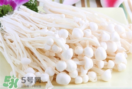 金针菇生吃有毒吗,吃生的金针菇会中毒吗