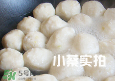 做鱼丸放盐比例多少,做鱼丸一斤鱼放多少盐 做鱼丸放盐比例多少,做鱼丸一斤鱼放多少盐