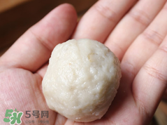 做鱼丸加水比例是多少,做鱼丸加多少水合适