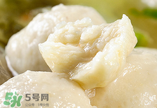 做鱼丸加什么淀粉好,鱼丸的制作方法过程和用什么淀粉
