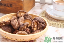 泡香菇的水可以煲汤吗,泡干香菇的水可以煲汤吗