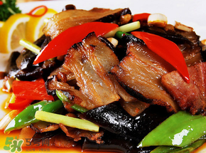 蒸腊肉放什么材料,蒸腊肉要放什么材料