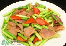 蒜苔的功效和作用及营养价值,蒜苔的功效和作用禁忌 蒜苔的功效和作用及营养价值,蒜苔的功效和作用禁忌