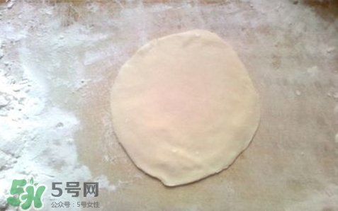 怎么做的饺子皮软软的,饺子皮怎样和面最柔软 怎么做的饺子皮软软的,饺子皮怎样和面最柔软