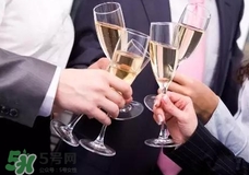 喝酒不能吃什么菜和什么食物,喝酒不可以吃什么东西