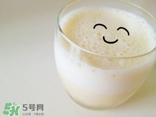 香蕉牛奶怎么做好吃又简单的做法,香蕉牛奶怎么做好吃的