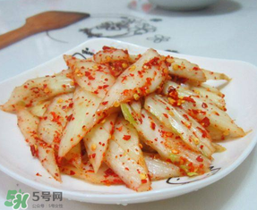 腌白菜放多少盐合适,腌白菜放多少盐