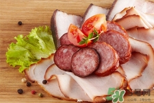 灌香肠一斤肉放多少糖,灌香肠十斤肉放多少糖