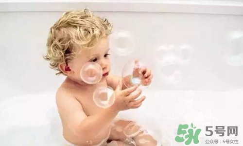 新生儿要不要用沐浴露,婴儿要用沐浴露洗澡吗