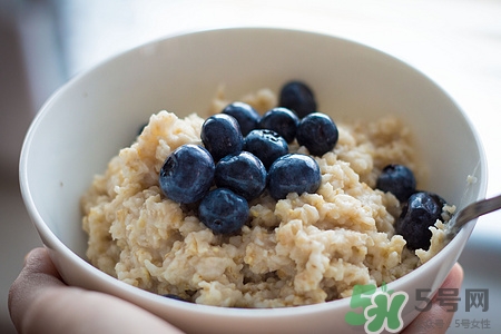 燕麦粥的功效和作用效和作用,燕麦粥的功效和作用及食用方法
