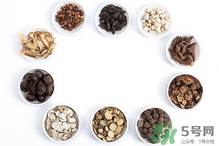 人参枸杞红枣泡水喝的功效和作用,枸杞和红枣泡水喝有什么作用