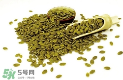 吃南瓜子的好处和坏处有哪些,吃南瓜子的好处和功效和作用 吃南瓜子的好处和坏处有哪些,吃南瓜子的好处和功效和作用