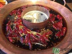 牛油在火锅里起什么作用,牛油火锅中的牛油是什么 牛油在火锅里起什么作用,牛油火锅中的牛油是什么