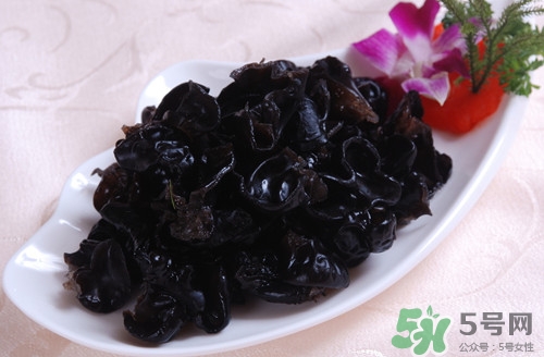 木耳银耳和肉怎么炒好吃,银耳木耳炒肉片的做法