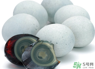 皮蛋变质怎么看,如何辨别皮蛋是否变质
