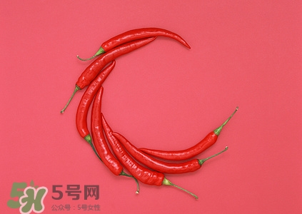 辣椒蒂可以吃吗,辣椒后面的蒂什么用 辣椒蒂可以吃吗,辣椒后面的蒂什么用