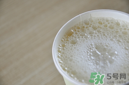 乳腺增生能喝豆浆吗能吃豆腐吗,乳腺增生可以喝蜂王浆吗