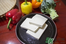 毛豆腐和臭豆腐有什么区别,毛豆腐和臭豆腐的区别 毛豆腐和臭豆腐有什么区别,毛豆腐和臭豆腐的区别