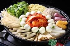 下雪天适合吃火锅,雪天适合吃火锅