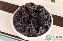 话梅泡水喝有什么好处和坏处,乌梅泡水喝的功效