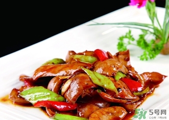 猪腰子里面红色物可以吃吗?,猪腰内部白色的能吃吗