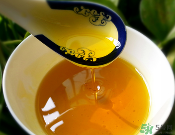 菜籽油和花生油,花生油、菜籽油和葵花籽油的优缺点