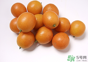 金桔泡水喝的功效和副作用,金桔泡水喝的功效和作用