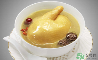 产后可以吃老母鸡吗,产后能吃母鸡吗