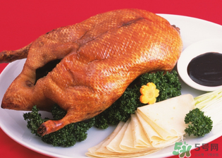 打包的烤鸭怎么加热,打包的烤鸭怎么加热最好吃