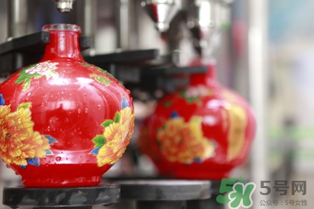 牙齿痛能喝白酒吗,牙疼可以喝白酒吗