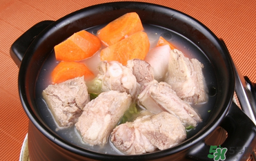 排骨汤怎么炖成奶白色,排骨汤怎么炖最好喝