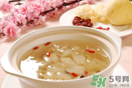 莲子银耳红枣汤什么时候喝最好,银耳红枣汤什么时候喝最好