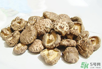 干香菇会发霉吗,干香菇有些发霉,有些不会的可以吃吗