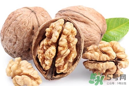 什么人不适合吃核桃油,常吃核桃对身体有什么好处和坏处 什么人不适合吃核桃油,常吃核桃对身体有什么好处和坏处