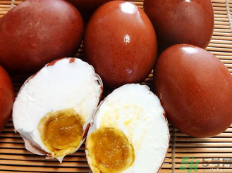 咸鸡蛋的营养价值及功效,咸鸡蛋的营养价值和鲜鸡蛋一样吗