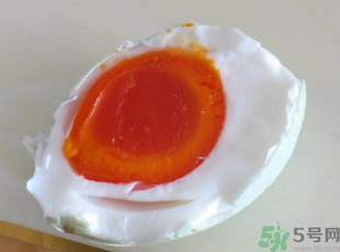 熟咸鸭蛋怎么保存,煮熟的咸鸭蛋怎么保存时间长