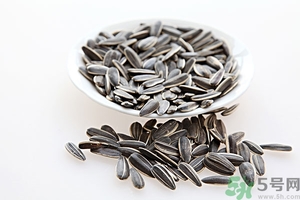 小孩吃了瓜子壳怎么办,宝宝误食瓜子壳怎么办