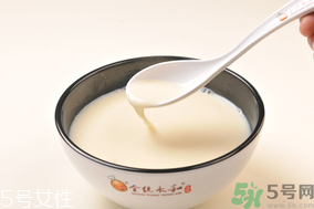 早上喝豆浆的好处和坏处,喝豆浆的好坏