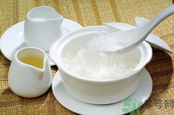 燕窝空腹吃好还是吃饱了再吃,为什么燕窝要空腹吃