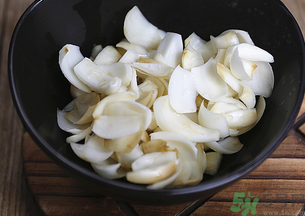 炒新鲜百合怎么会有苦味,鲜百合怎么去苦味简单点