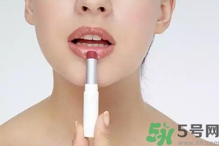 嘴唇需要护理吗,口腔护理注意事项