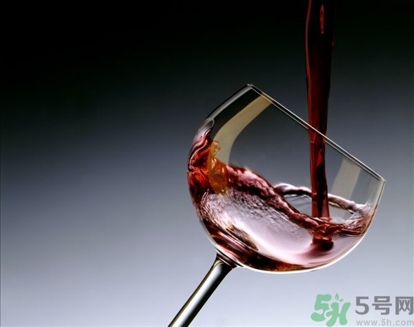 红酒什么时候喝最好?喝多少为宜?,红酒什么时候喝最好呢