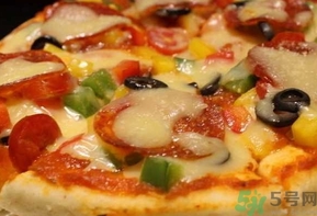 披萨的制作方法和配方,怎样做披萨又简单又好吃 披萨的制作方法和配方,怎样做披萨又简单又好吃