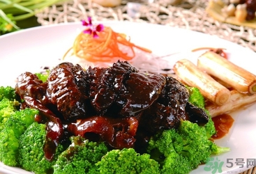 海参不能和什么一起吃,海参和什么相克,海参不能和什么一起吃可以喝牛奶吗