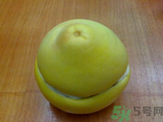 剥开的柚子怎么储存,柚子剥开后怎样保鲜