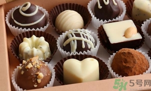 巧克力可以放冰箱吗放冰箱冷藏吗,白巧克力可以做什么甜品