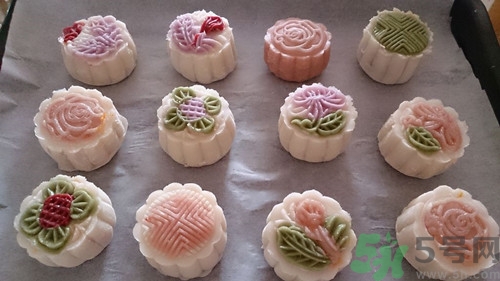 彩色冰皮月饼的做法窍门,彩色冰皮月饼的做法 彩色冰皮月饼的做法窍门,彩色冰皮月饼的做法