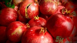 石榴简易榨汁方法,榨石榴汁的方法