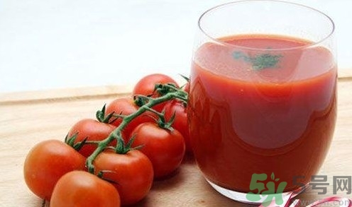 空腹喝番茄汁的功效和作用,早上喝番茄汁好吗 空腹喝番茄汁的功效和作用,早上喝番茄汁好吗