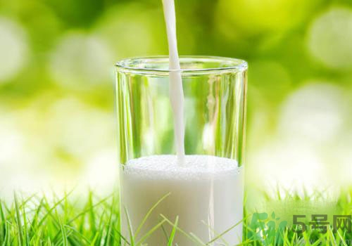 痛风喝牛奶有什么好处,牛奶对痛风有好处吗